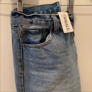 HIGH WAISTED BRANDY MELVILLE MOM JEANS